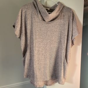 Short sleeve top with pockets